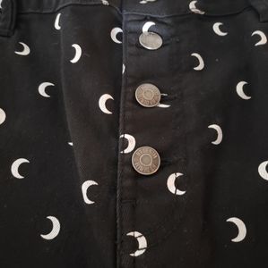 Hot Topic Moon Button Front Shorts